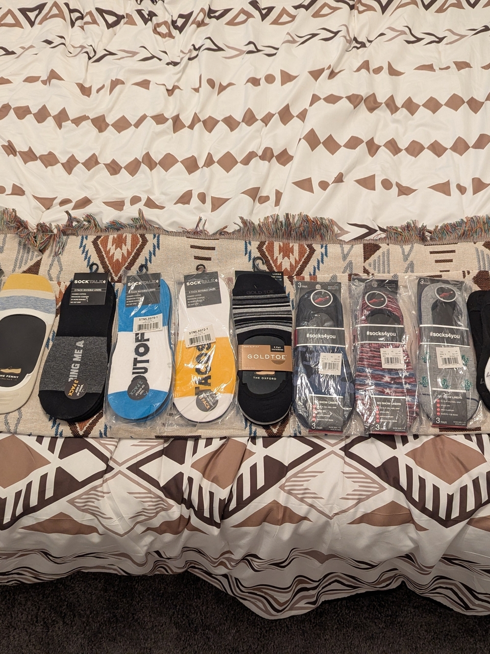 Several Pairs Of Mixed-Color Men's No-Show & Low-Cut Socks Pack